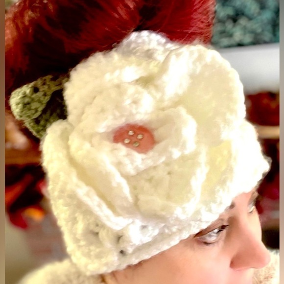 CROCHETED EAR WARMER AND MATCHING FINGERLESS GLOVES SET - Picture 8 of 10